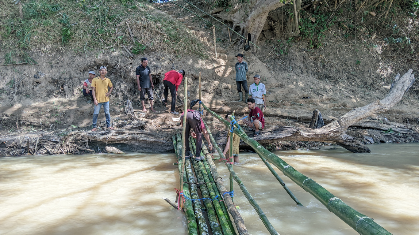 Gotong Royong Jumat Bersih: Wisata Dadakan 